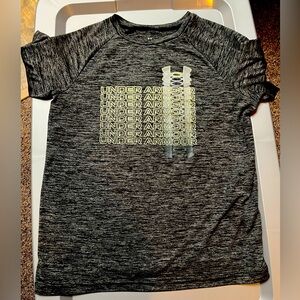 Under Armour boys size large gray/black heathered dry-fit short sleeve shirt